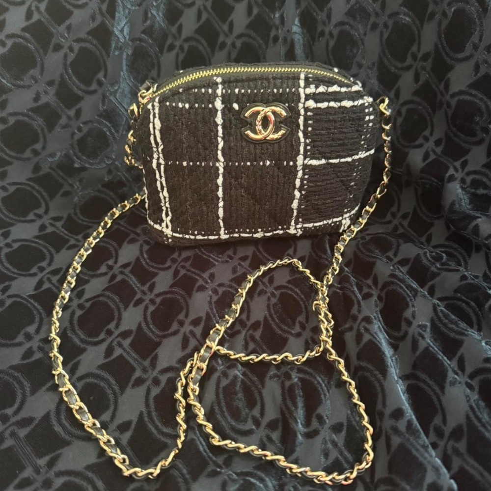 Chic Black and Gold Chain Women Bag